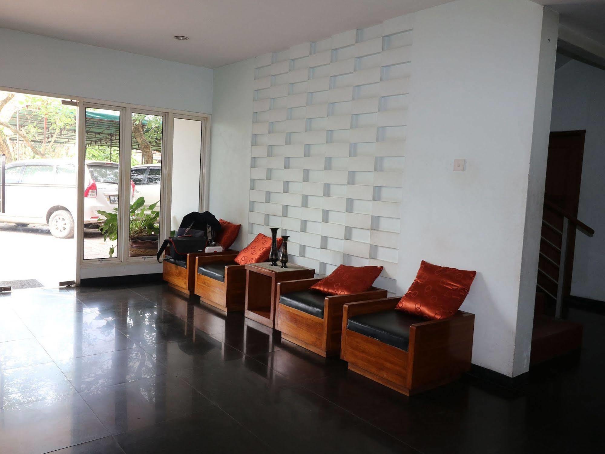 Nida Istana Baru 2*