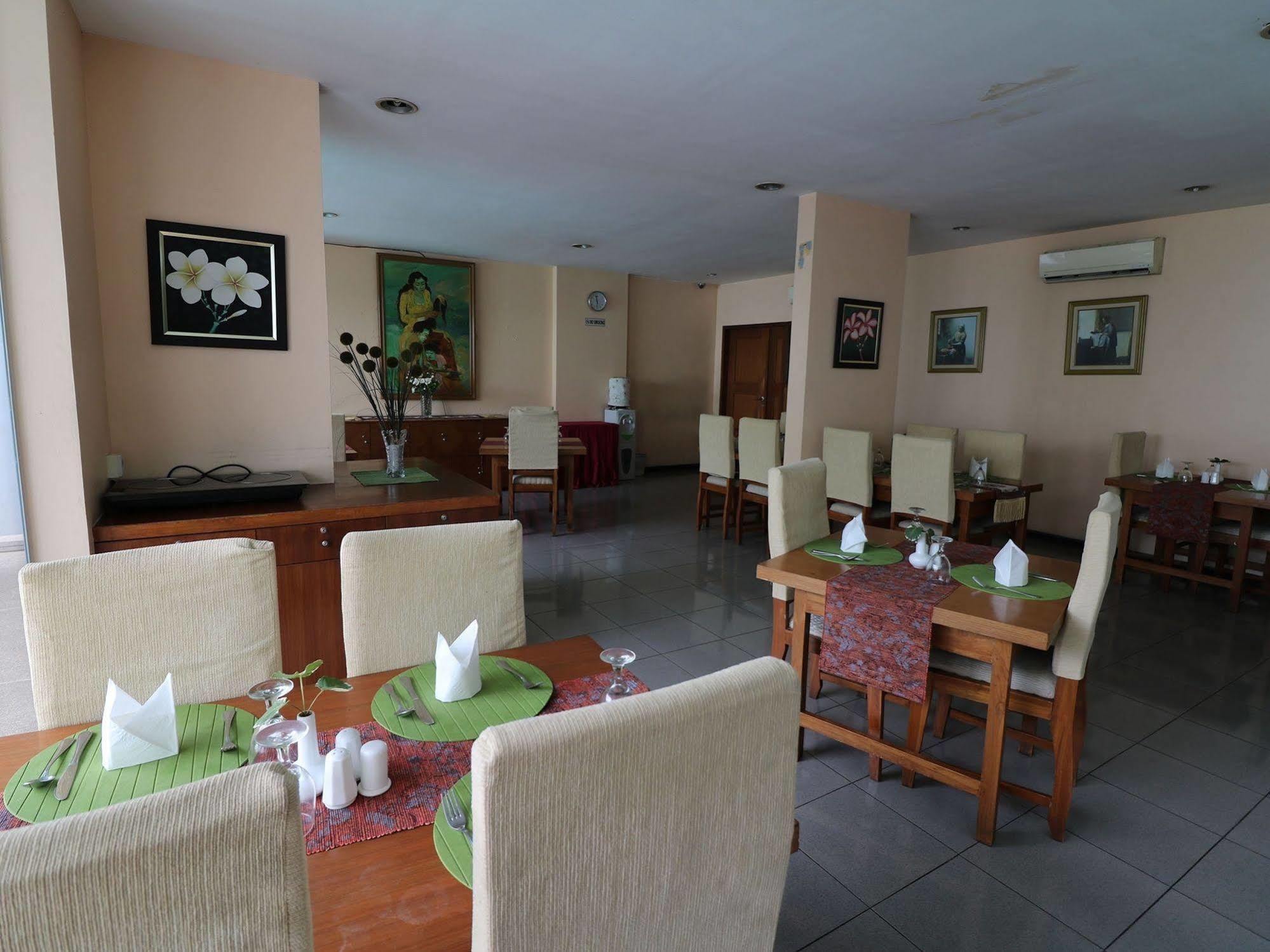 Nida Istana Baru Hotel Medan