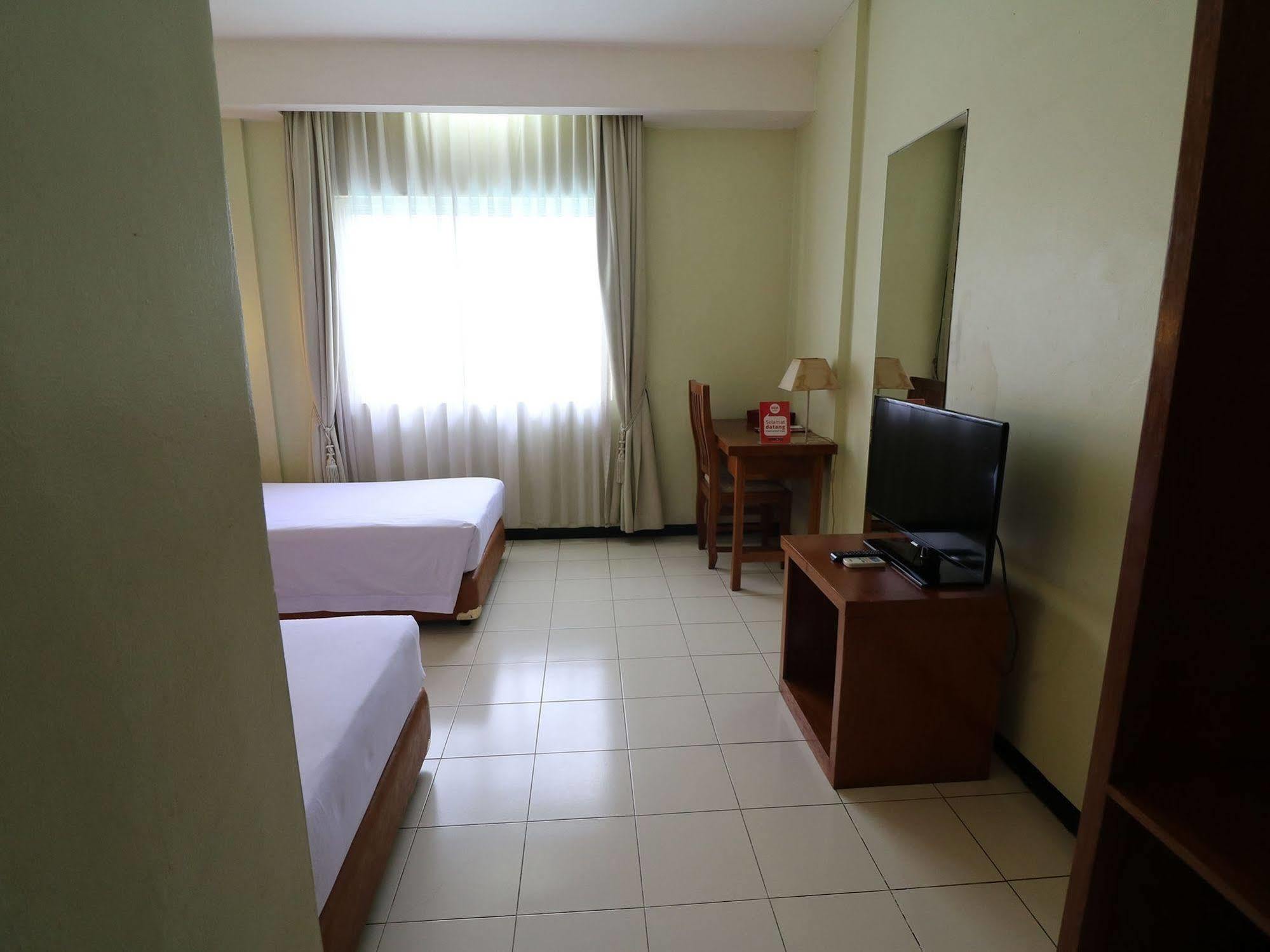 Nida Istana Baru Hotel