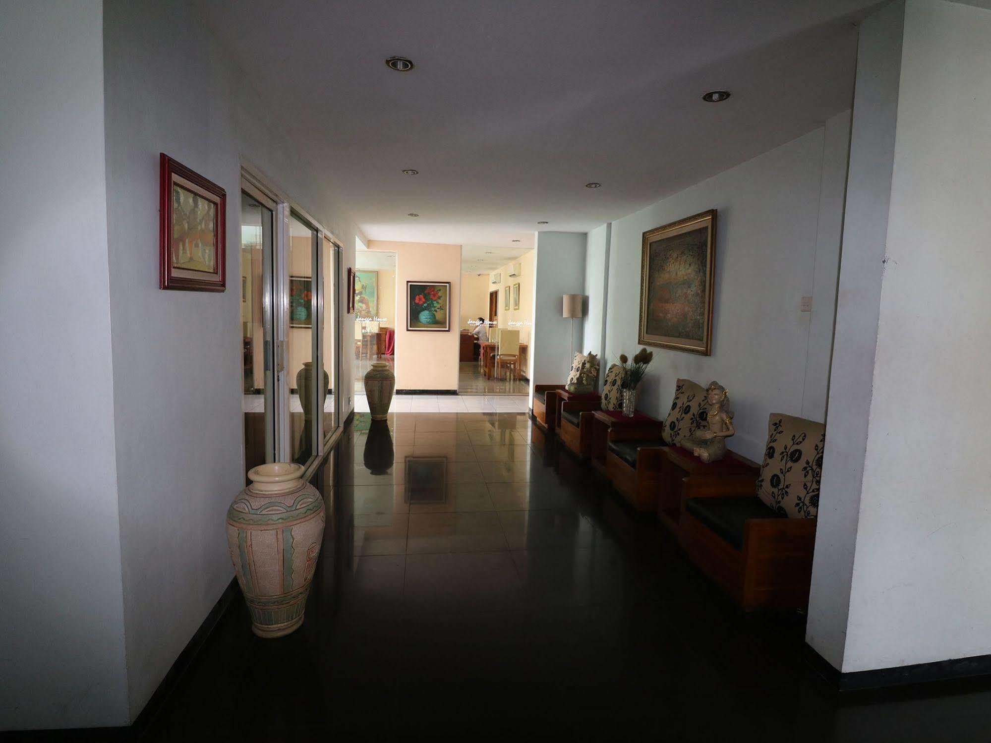 Hotel Nida Istana Baru